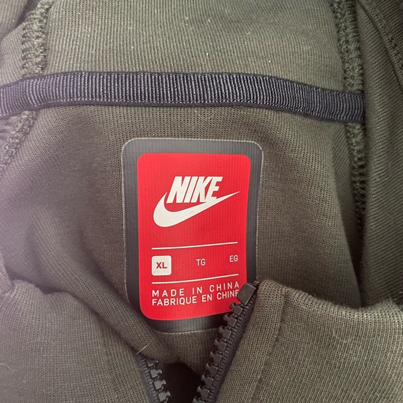 Nike zip up - Picture 3 of 3